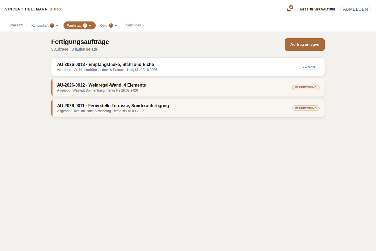 Liste der Fertigungsaufträge mit Nummer, Kunde, Termin und Status.